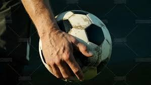 世体：齐达内现身伯纳乌但不会接替阿隆索，他只想执教法国